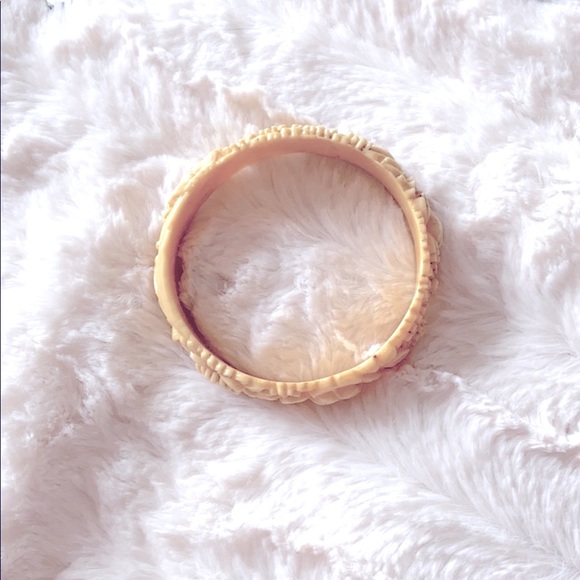 Boho Carved Flower Resin Bracelet - Picture 2 of 6